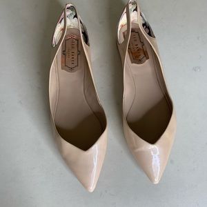 TED BAKER LONDON Izlar pointed toe flat in nude